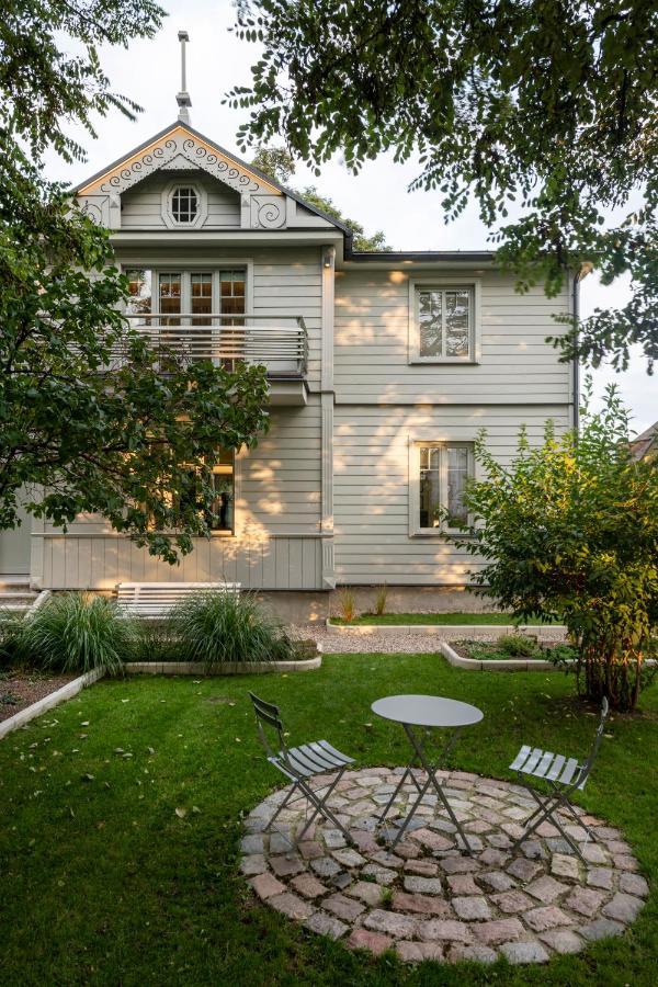 Suite With Private Bathroom At Three Bedroom Interwar Villa Grabyte With Daily Spaces To Share By Pine Forest On The Bank Of The River- 8Min By Car From Old Town Kaunas Eksteriør billede