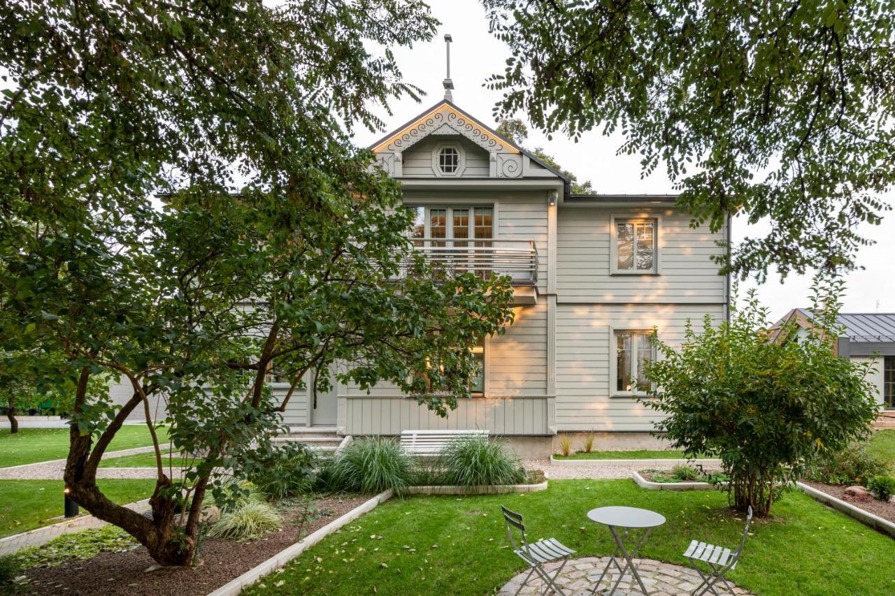 Suite With Private Bathroom At Three Bedroom Interwar Villa Grabyte With Daily Spaces To Share By Pine Forest On The Bank Of The River- 8Min By Car From Old Town Kaunas Eksteriør billede