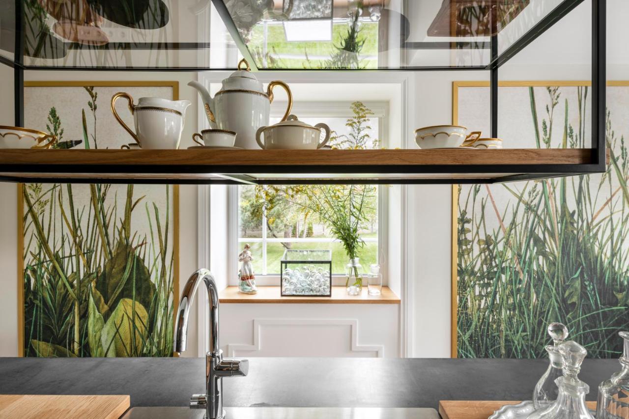 Suite With Private Bathroom At Three Bedroom Interwar Villa Grabyte With Daily Spaces To Share By Pine Forest On The Bank Of The River- 8Min By Car From Old Town Kaunas Eksteriør billede