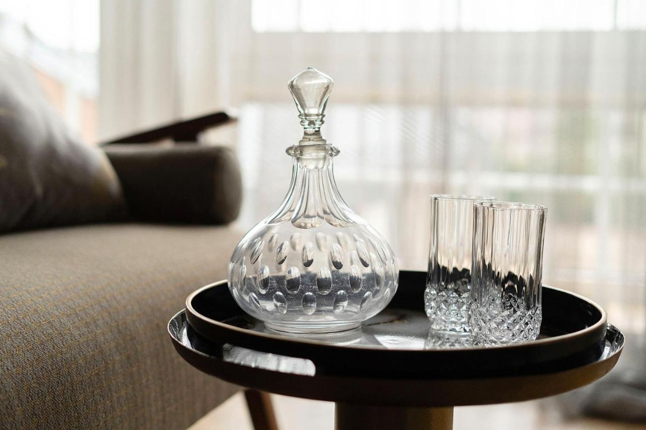 Suite With Private Bathroom At Three Bedroom Interwar Villa Grabyte With Daily Spaces To Share By Pine Forest On The Bank Of The River- 8Min By Car From Old Town Kaunas Eksteriør billede