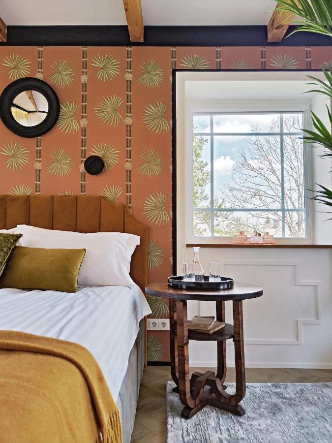 Suite With Private Bathroom At Three Bedroom Interwar Villa Grabyte With Daily Spaces To Share By Pine Forest On The Bank Of The River- 8Min By Car From Old Town Kaunas Eksteriør billede